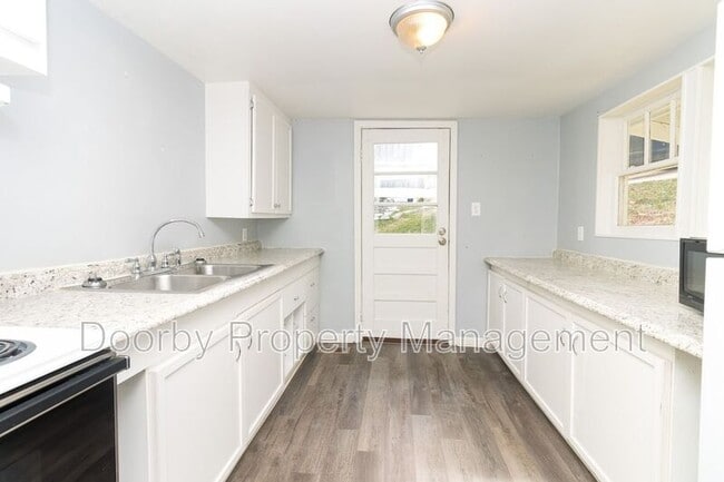 Building Photo - 966 Beason Dr