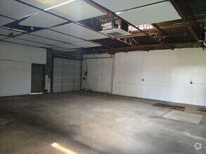 Building Photo - 414 N Chestnut Ave