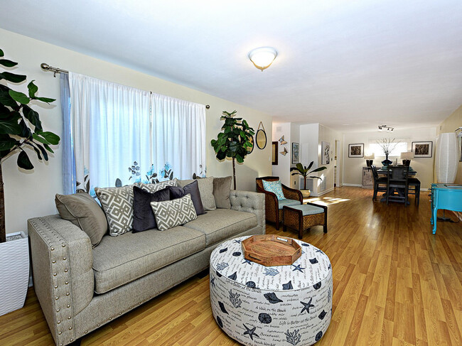Foto del edificio - 1630 Thumb Point Dr