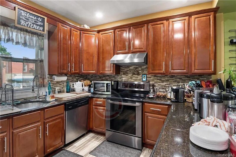 1015 E 227th St, The Bronx, NY 10466 House Rental in The Bronx, NY