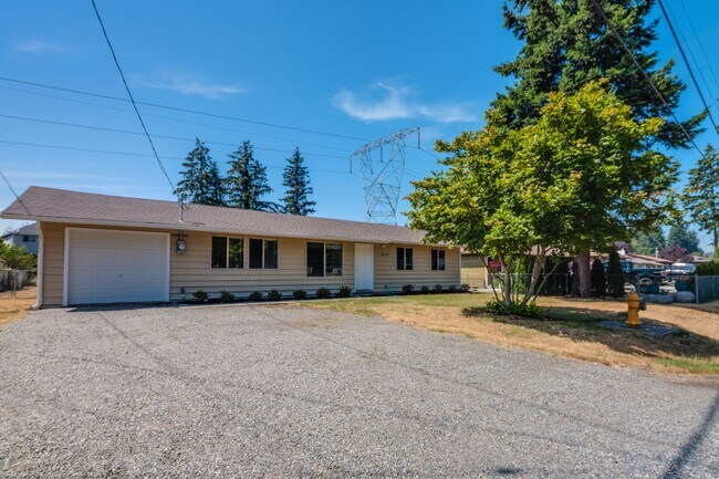 Building Photo - 4 Bedroom 1 Bathroom Covington Home for Rent