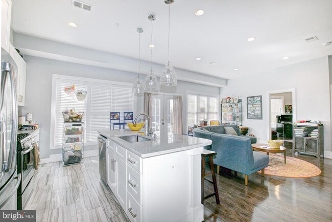 Building Photo - 1220 19th St NE