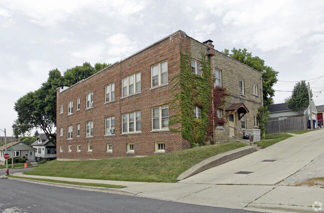 Primary Photo - 2624 S Austin St