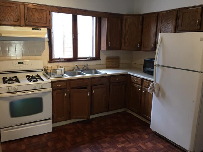 Building Photo - 67 Wilbury Plz