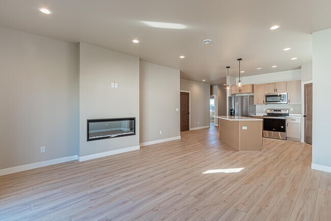 Foto del edificio - 5846 James Dr W