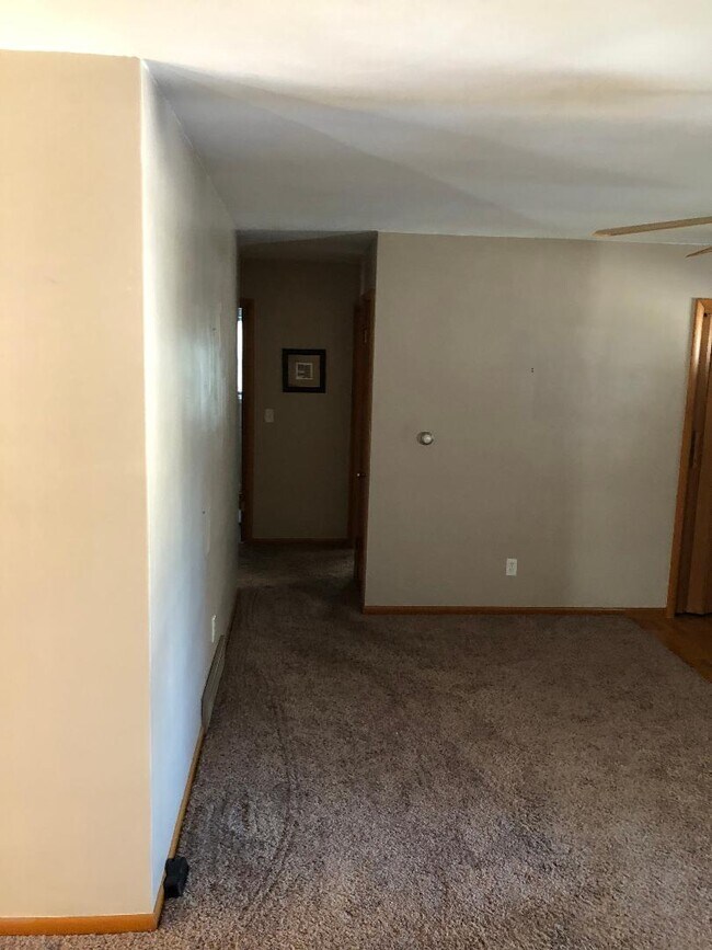 3302 Loveland Ave, Erie, PA 16506 House Rental in Erie, PA