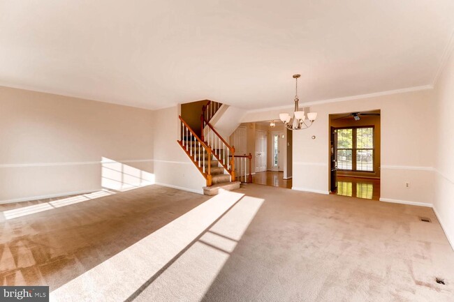 Building Photo - 8552 London Bridge Way