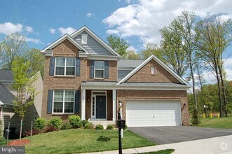 Building Photo - 12699 Lakeside Ct