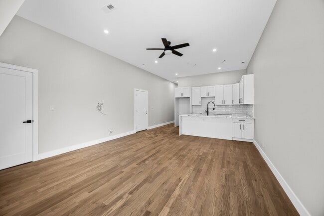 Building Photo - 4543 S Ellis Ave