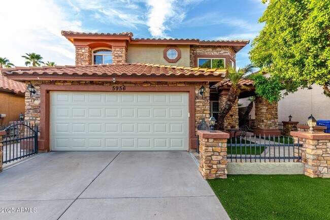 Foto del edificio - 5956 E Phelps Rd