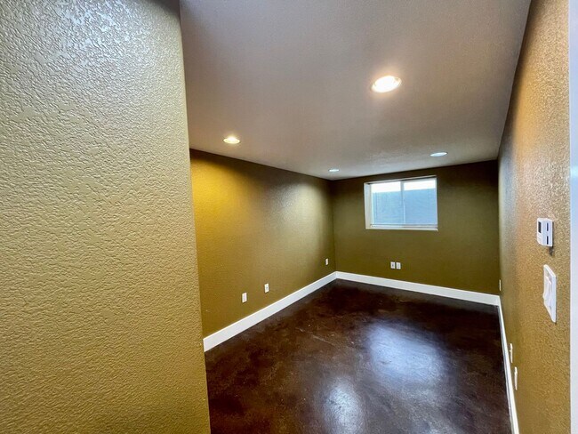 Foto del edificio - 1104 Columbine Ct