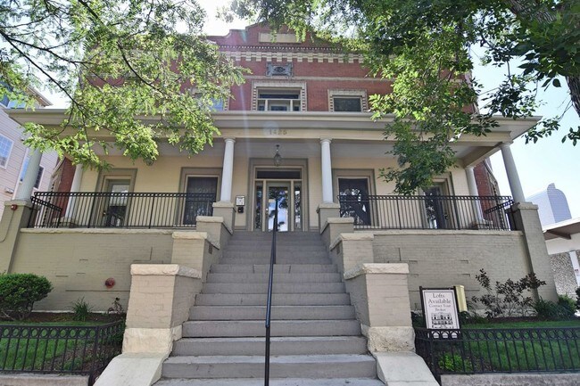 Building Photo - 1425 Washington St