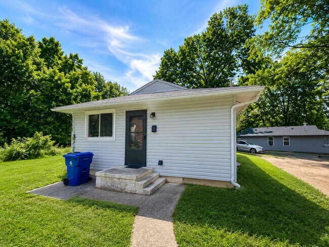 Foto del edificio - 222 Fisk Ave