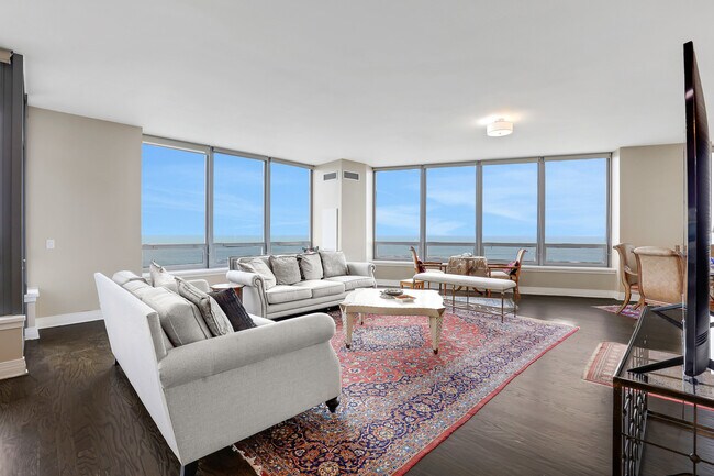 Foto del edificio - 600 N Lake Shore Dr