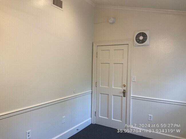 Foto del edificio - 1716 Clinch Ave