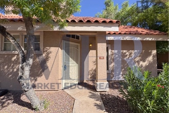Building Photo - 1633 E Lakeside Dr