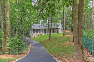Building Photo - 4540 Club Valley Dr NE