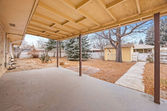 Building Photo - Central Loveland 4 bedroom, 2.5 bathroom h...