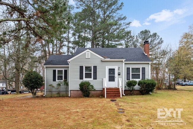 Building Photo - 3 Bedroom 1 Bathroom Home