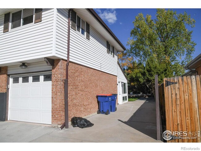 Building Photo - Remodeled home with separate finished base...