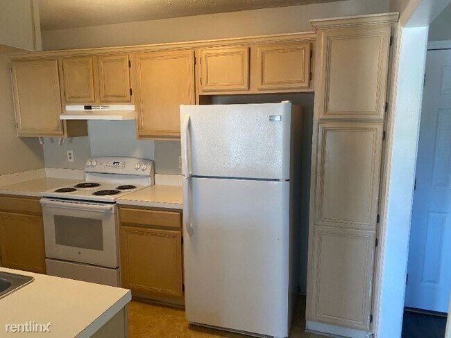 Building Photo - 2 br, 2 bath Townhome - 2591 Gotts Lane