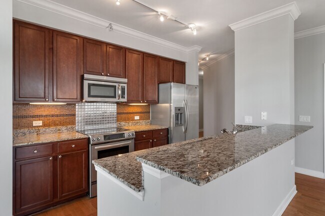 Building Photo - 1629 S Prairie Ave