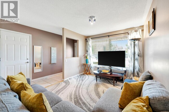 Building Photo - 39 Marilyn Ct