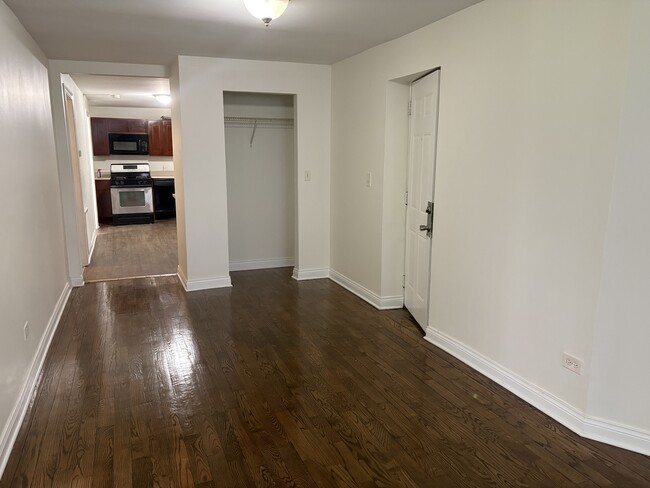 Building Photo - 2822 W Flournoy St