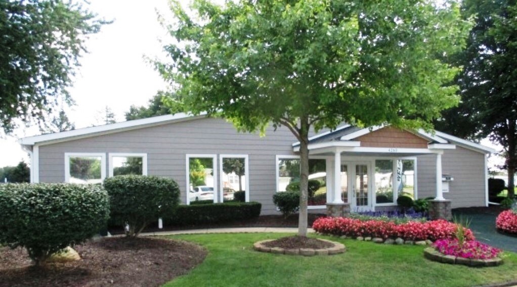 Primary Photo - Clarkston Lakes Manufactured Homes