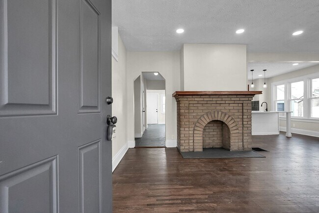 Foto del edificio - Coming Soon! Stunning 3-Bedroom, 2 Full Bath, 2 Half Bath Home in Southern Orchards