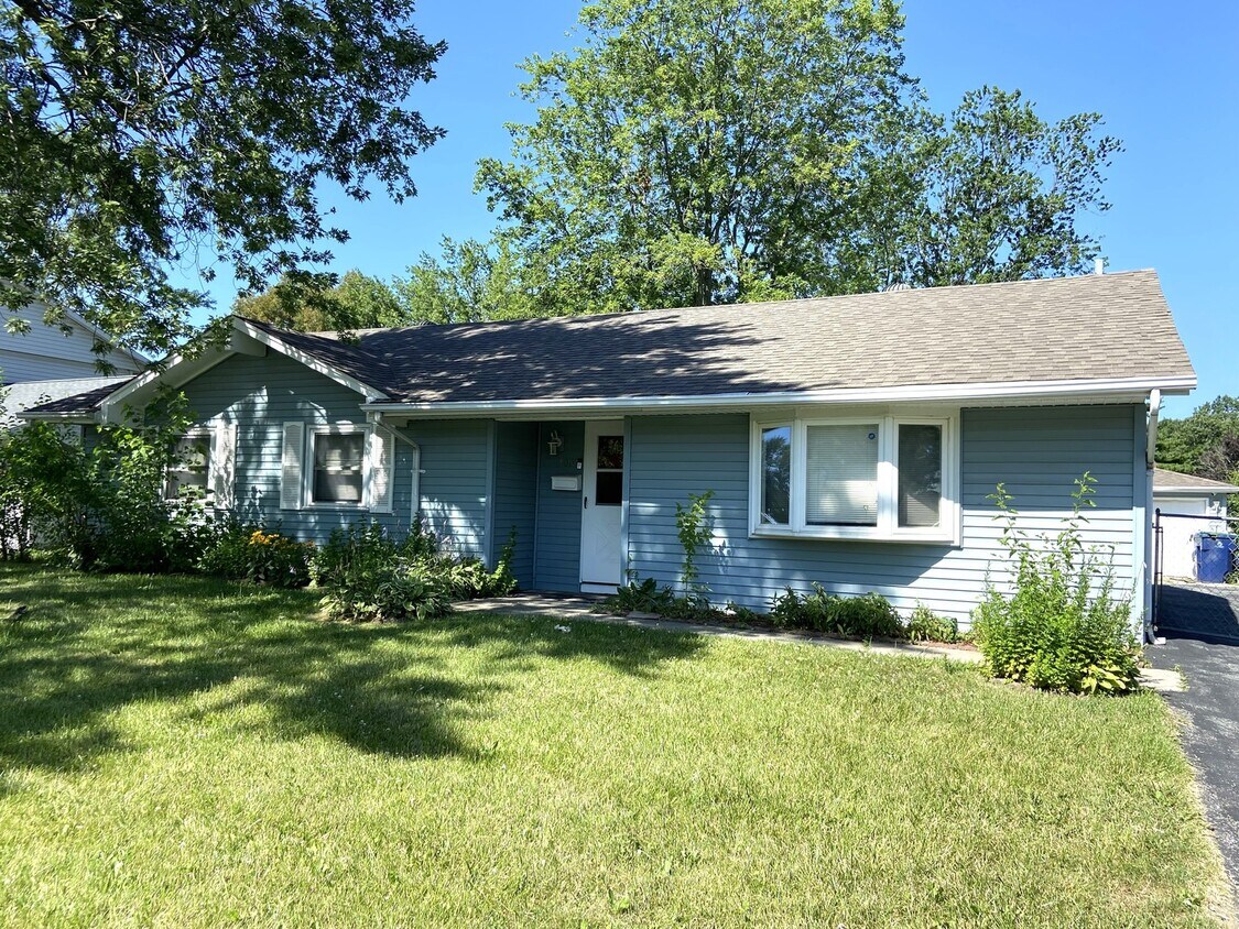 1006 Purdue Ln, Matteson, IL 60443 House for Rent in Matteson, IL