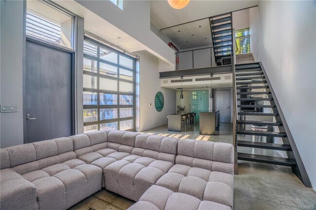 Foto del edificio - 1011 N Orange Grove Ave