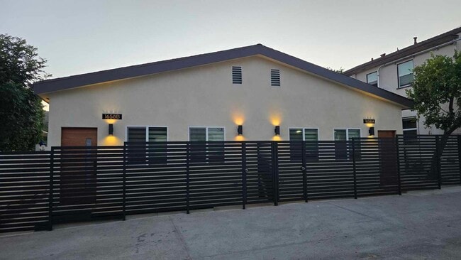 Foto del edificio - 1658 Del Valle Ave