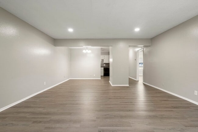 Foto del edificio - 2414 S 83rd E Ave