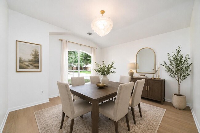 Foto del edificio - 5034 Forest Sage Ln