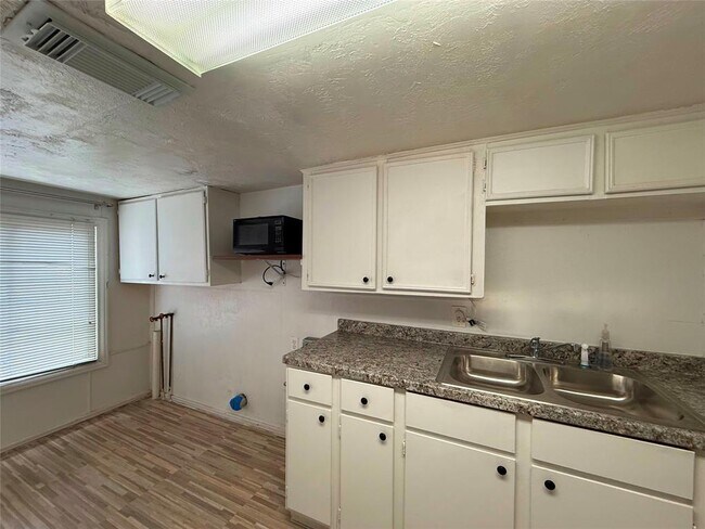 Foto del edificio - 723-727 W 27th St