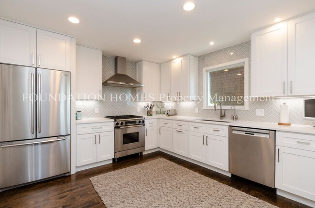 Building Photo - 3 br, 2.5 bath House - 1239 Waterview Dr.