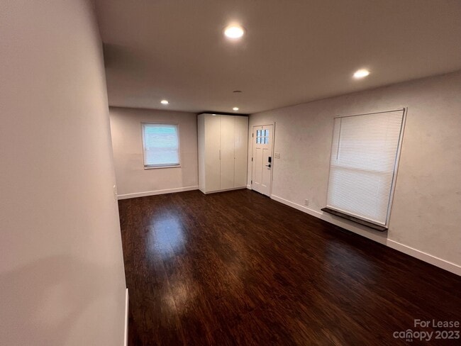 Building Photo - 2723 Coronet Way