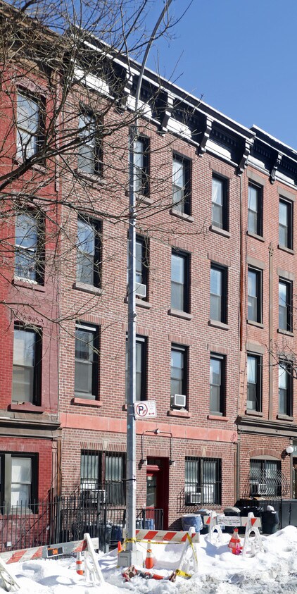Primary Photo - 691 Union St