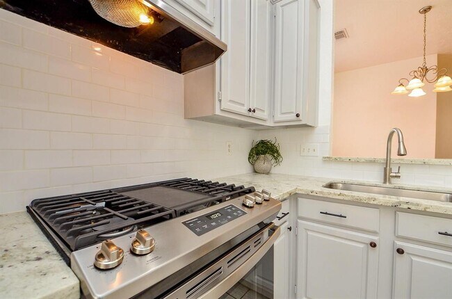 Building Photo - 16511 Tranquil Dr