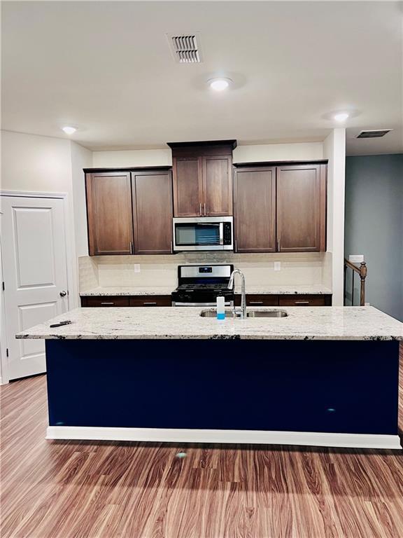 Foto del edificio - 5301 Glade Park Dr