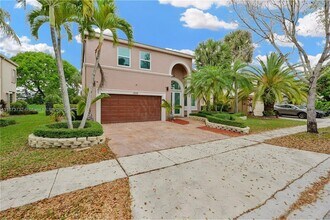 Building Photo - 1500 SW 171st Terrace
