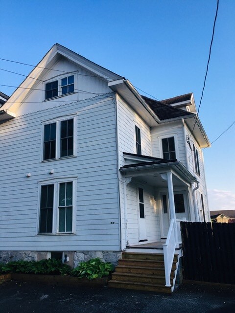 Building Photo - 1722 W Doe Run Rd