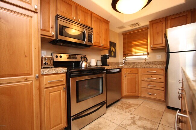 Foto del edificio - 6651 N Campbell Ave