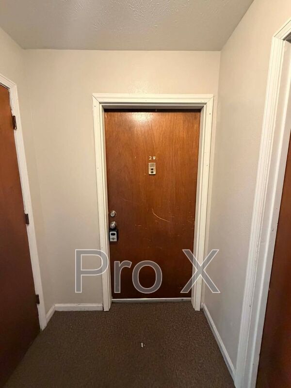 Foto del edificio - 124 E Highland Ave