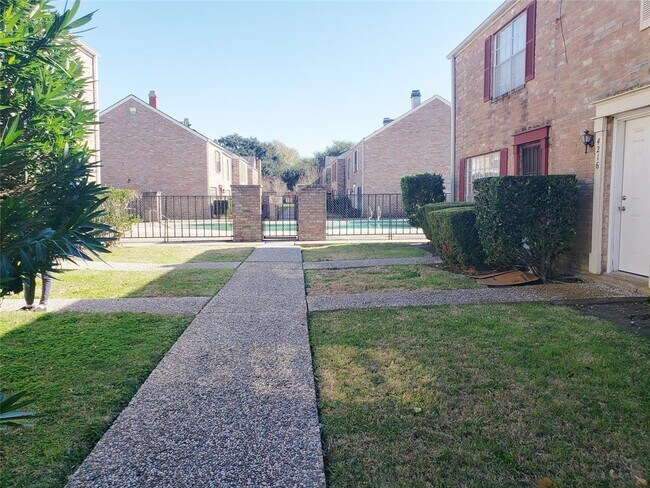 Foto del edificio - 4172 Belle Park Dr