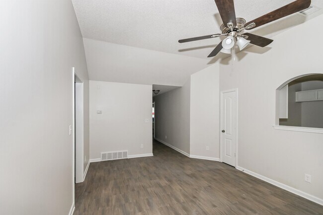 Building Photo - 1118 Cross Wood Ln