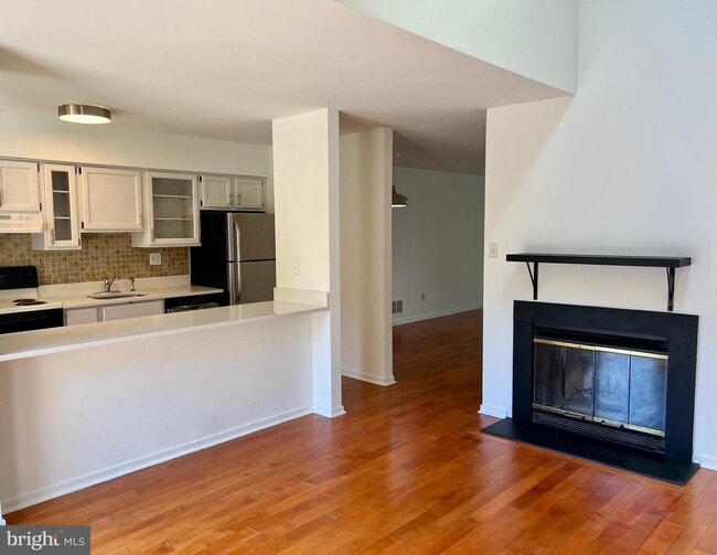 Building Photo - 3707 Davis Ct