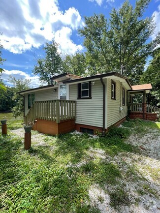 Building Photo - 2971 S River Rd