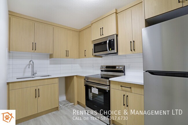 Photo du bâtiment - Brand New 2 Bedroom Pet Friendly Basement Suite